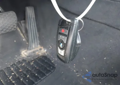 2013 BMW 528I xDrive z USA, uszkodzony, nr VIN WBAXH5C56DD109005